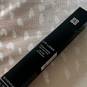 Givenchy Lip Liner in Black Packaging